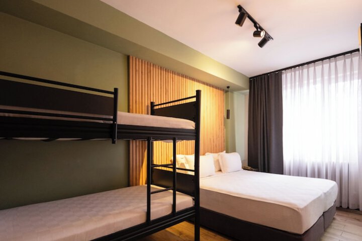 Room 43 of 82