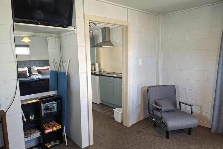 Room 9 of 114