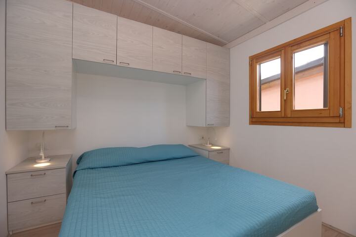 Room 6 of 79