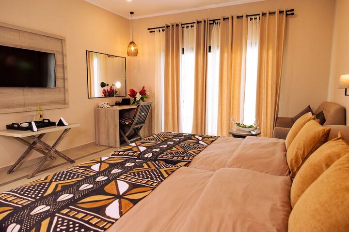 Room 2 of 10