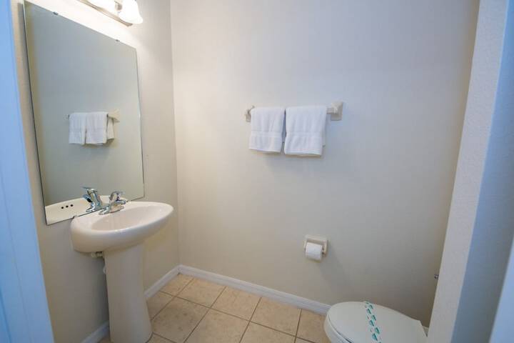 Room 166 of 221
