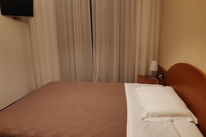 Room 9 of 44