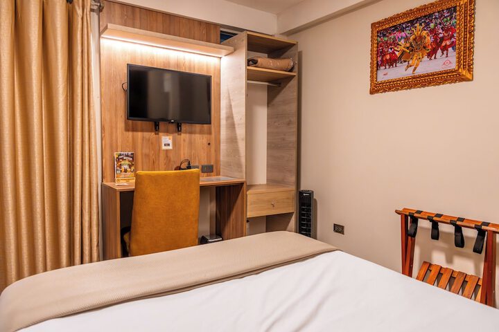 Room 32 of 81
