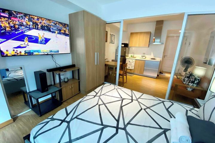 Room 11 of 15