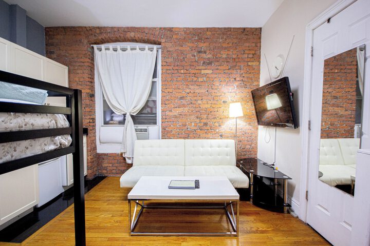 Room 27 of 125