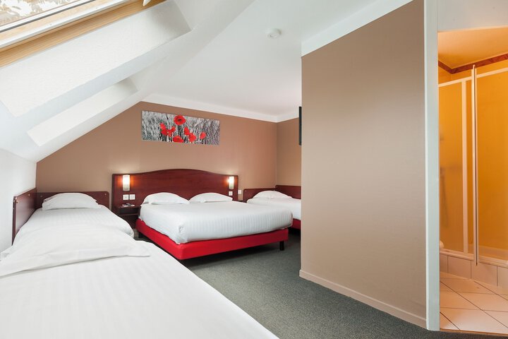 Room 16 of 28