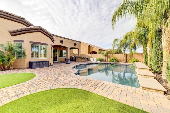 Pool BBQ & Bar: Family Home in Queen Creek