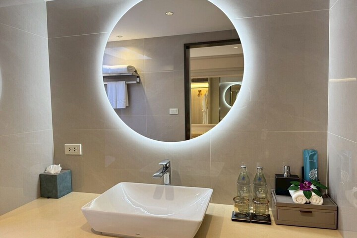 Room 103 of 171
