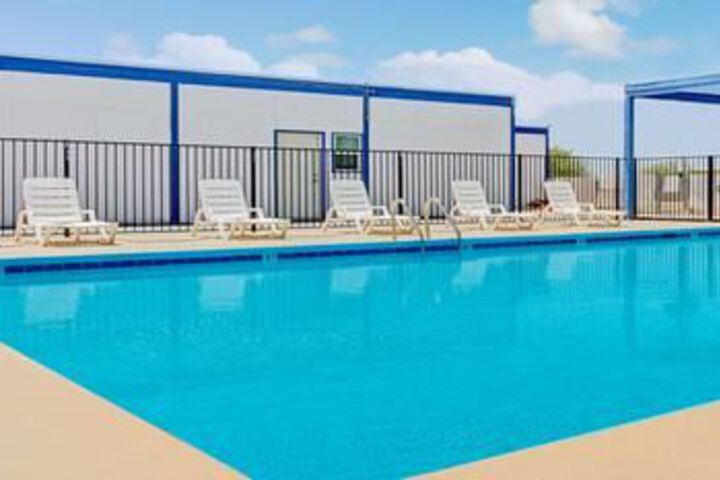 Pool 33 of 37