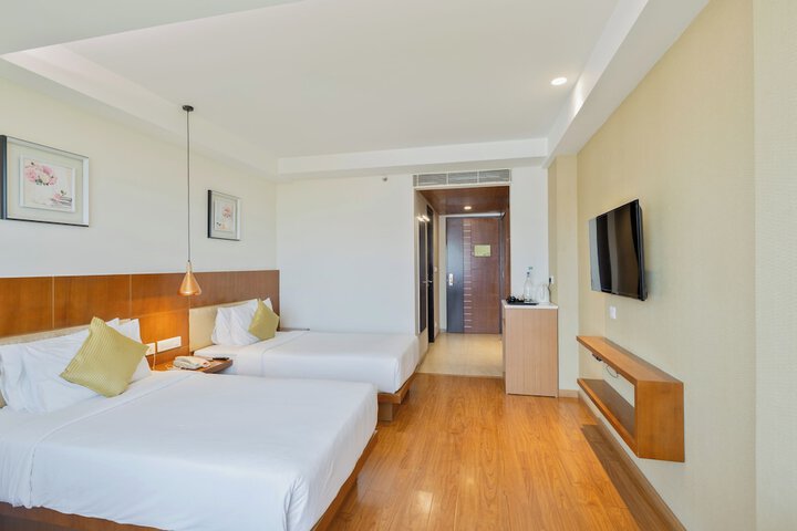 Room 33 of 150