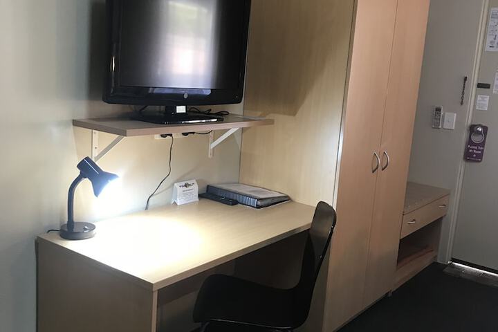 Room 42 of 79
