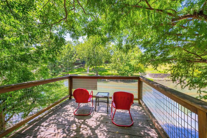 Sundeck 67 of 88