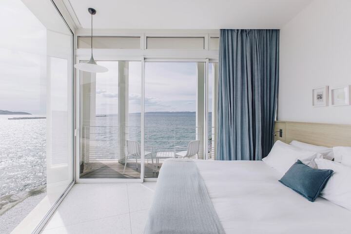 Room 27 of 67