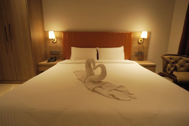 Room 10 of 29