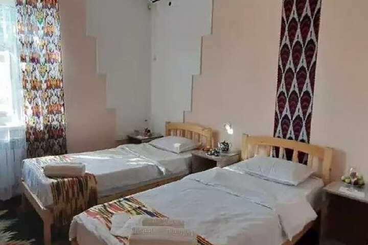 Room 9 of 13