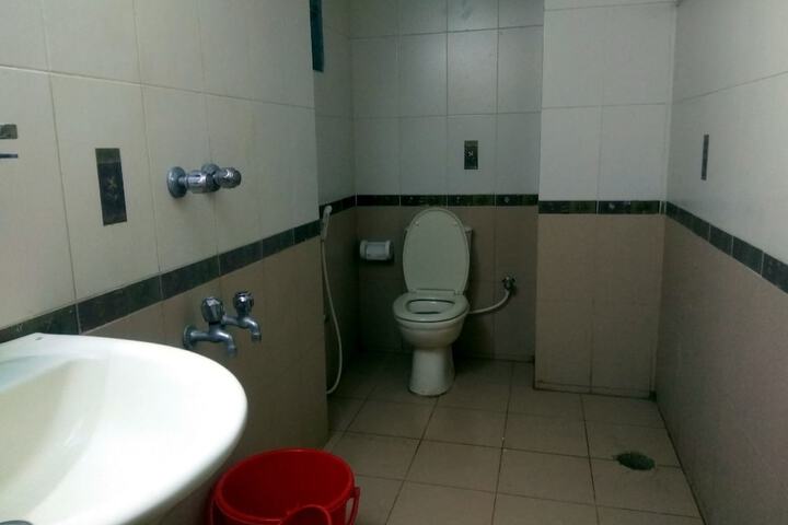 Room 12 of 19