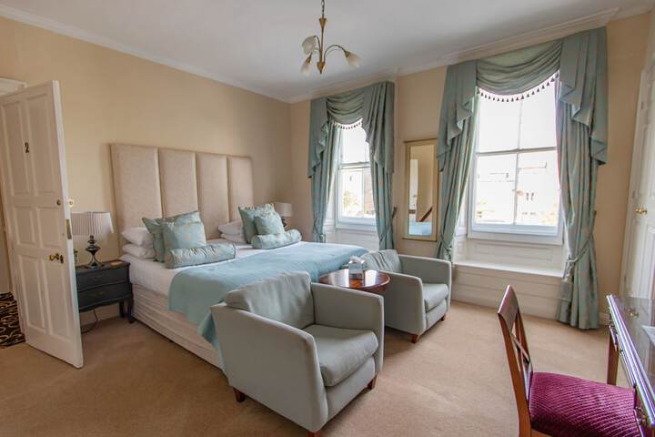 Room 40 of 65