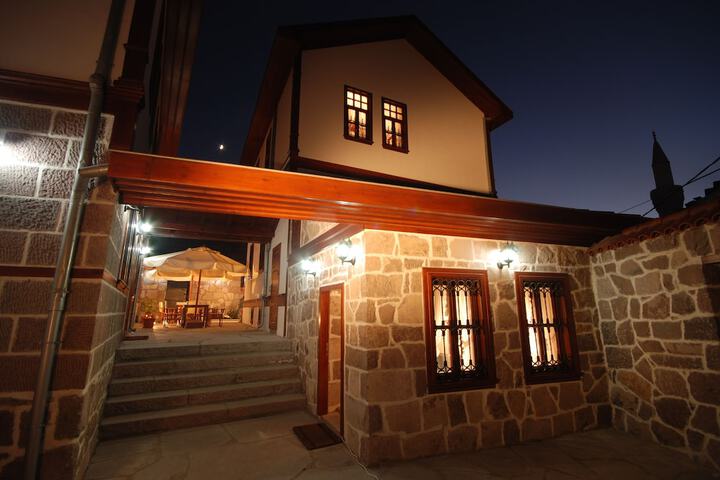 Hotel Exterior 14 of 16