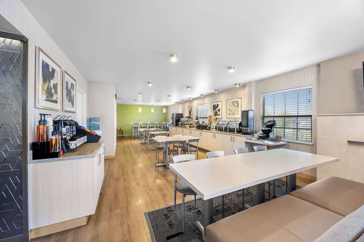 Breakfast area