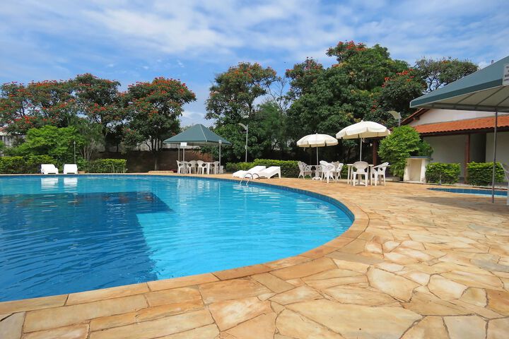 Pool 15 of 32