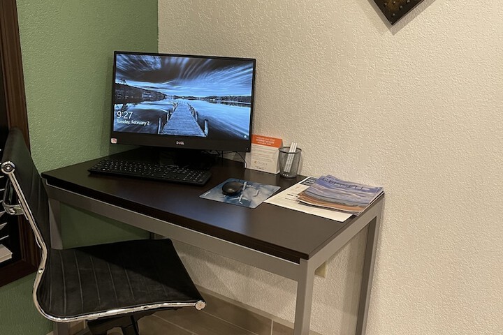 Business Center 41 of 47