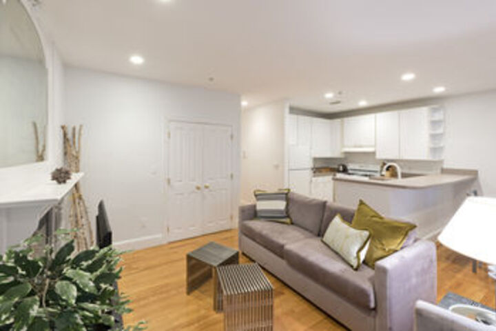 Image of Bright 1BR in Theater District by Sonder