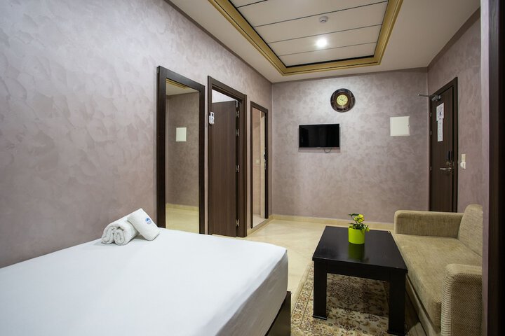 Room 10 of 62