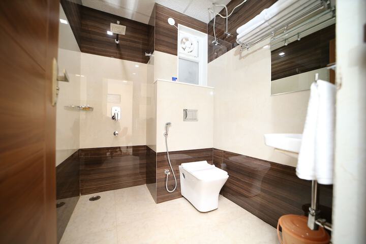 Room 16 of 20