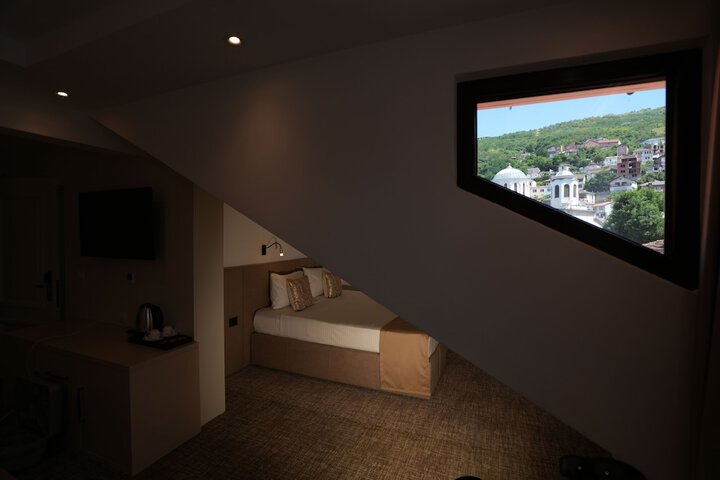 Room 15 of 51