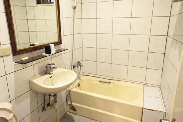 Room 20 of 36