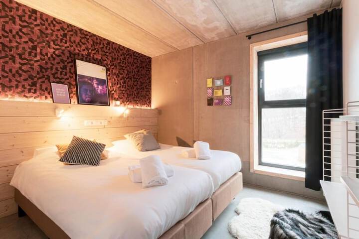 Room 13 of 61