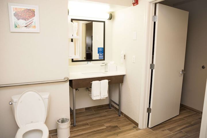 Room 38 of 63