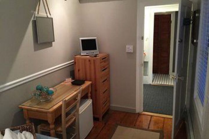 Room 30 of 42