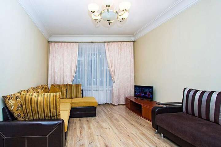 Room 8 of 13