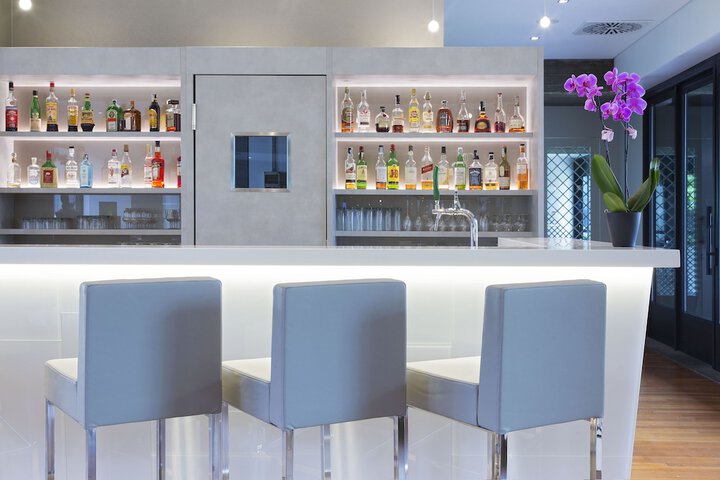 Lounge 58 of 79