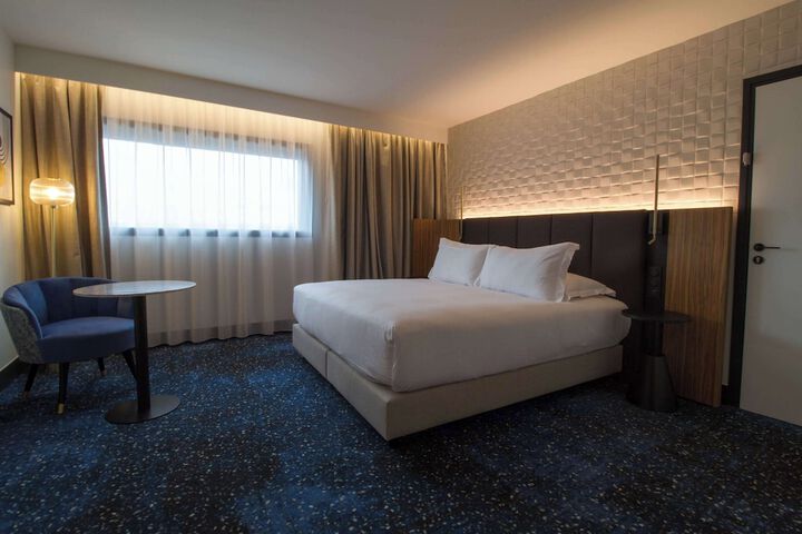 Room 47 of 153