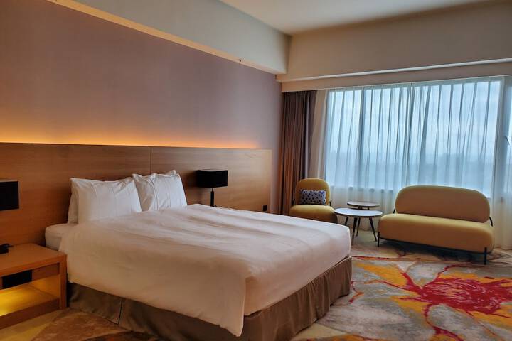 Room 2 of 65