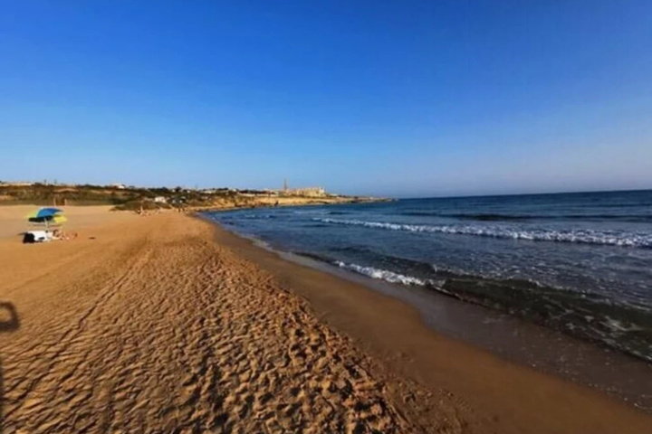 Beach 4 of 8