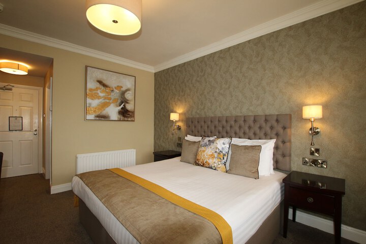 Room 9 of 36