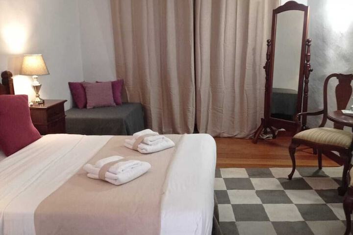Room 3 of 86