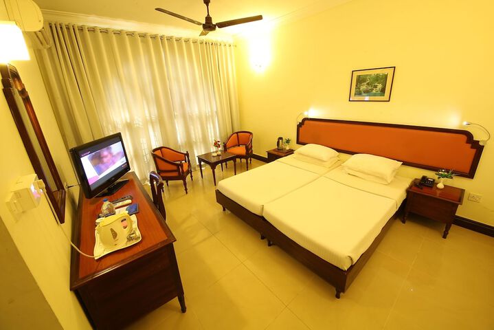 Room 6 of 21