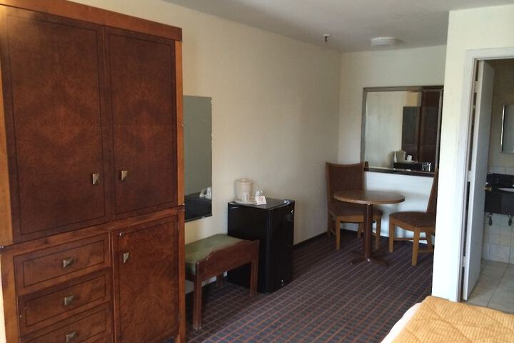 Room 6 of 35