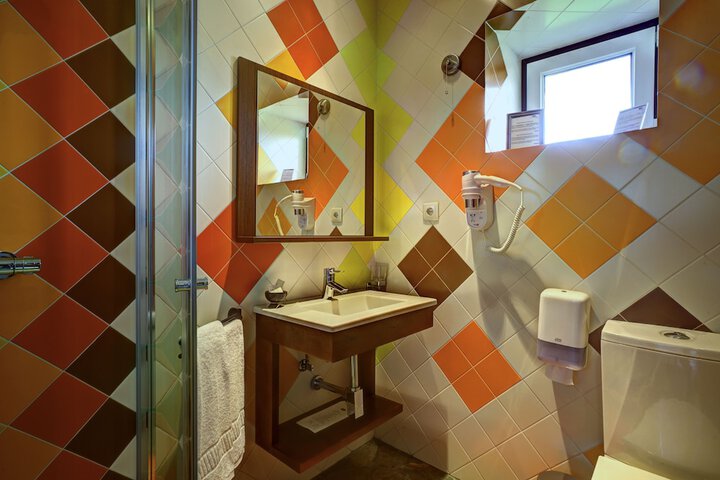 Room 23 of 61