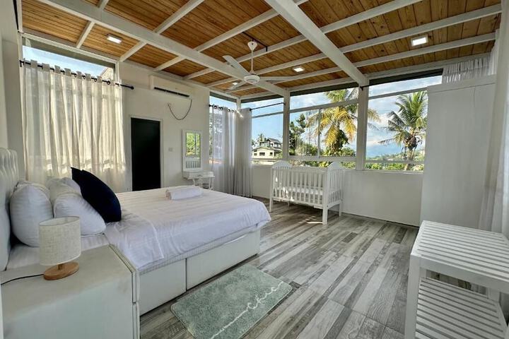 Room 10 of 27