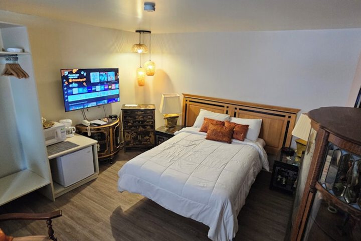 Room 9 of 53