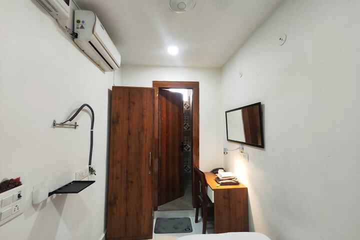 Room 37 of 75
