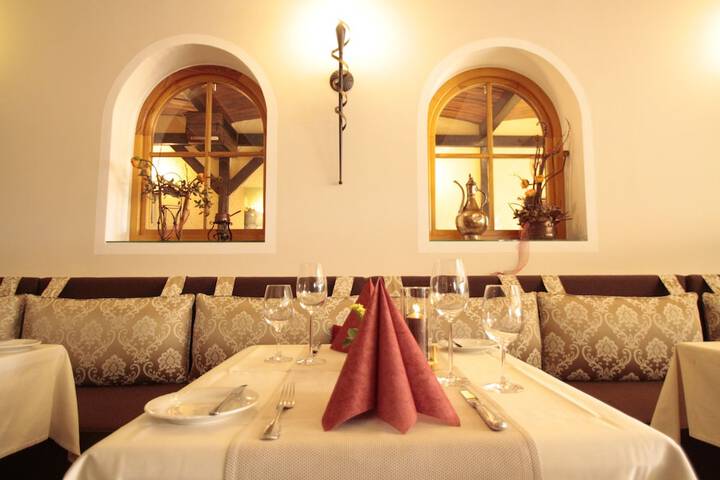 Dining 44 of 56