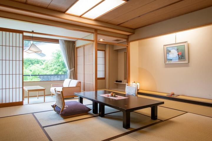 Room 10 of 60