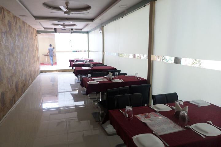 Dining 2 of 3