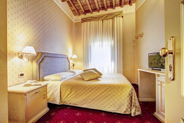 Room 4 of 54
